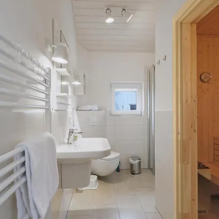 Cozy In Krems Iiwarderbrueck With Sauna * Gols